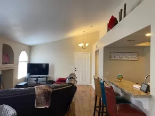 Photo #2: 2376577 Listing