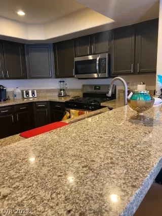 Photo #6: 2376577 Listing