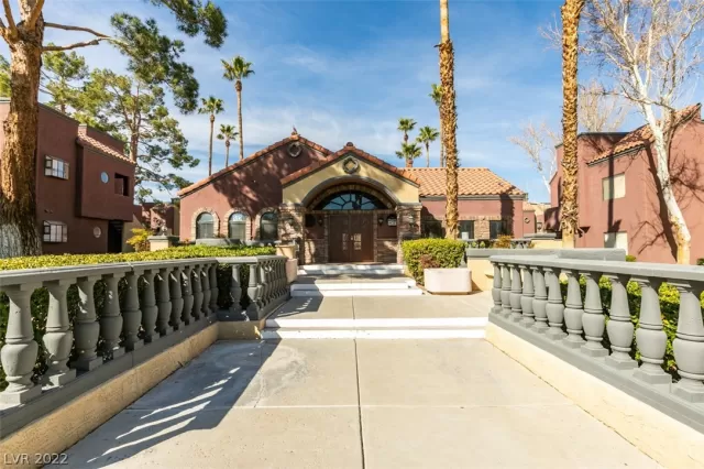 MLS: 2376584 Condo For Sale