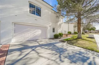 Photo #2: 2376627 Listing