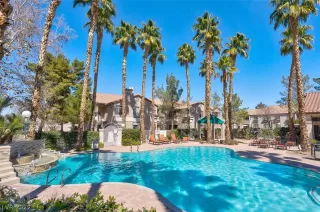 Photo #2: 2376628 Listing