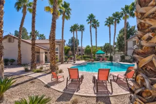 Photo #3: 2376628 Listing