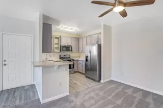 Photo #5: 2376628 Listing