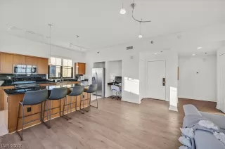 Photo #6: 2376666 Listing 