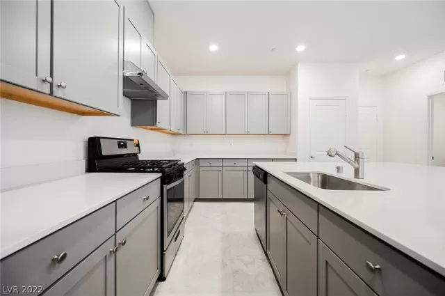 MLS: 2376680 Condo For Sale