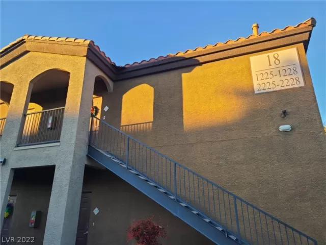 MLS: 2376728 Condo For Sale