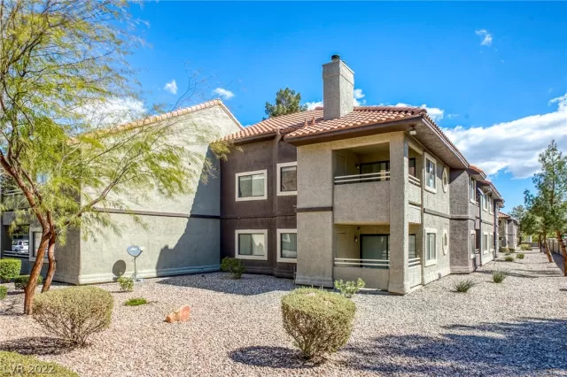 MLS: 2376742 Condo For Sale