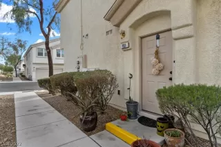 Photo #3: 2376773 Listing