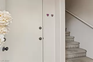 Photo #4: 2376773 Listing