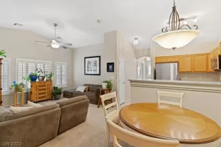 Photo #5: 2376773 Listing