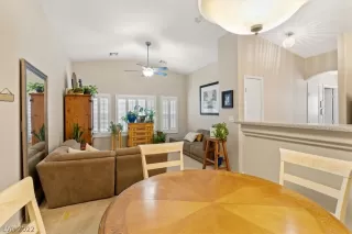 Photo #6: 2376773 Listing