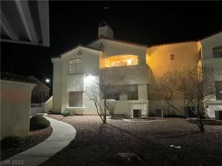 Photo #4: 2376778 Listing