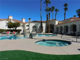 Photo #6: 2376778 Listing