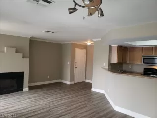 Photo #1: 2376831 Listing 