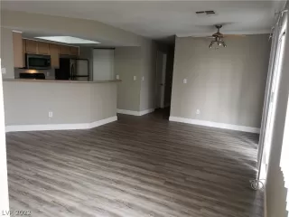 Photo #3: 2376831 Listing 