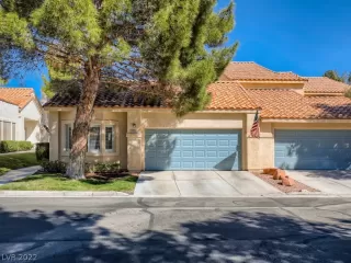 Photo #1: 2376857 Listing