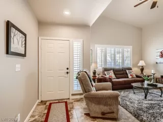 Photo #3: 2376857 Listing