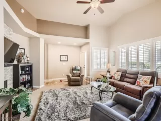 Photo #4: 2376857 Listing