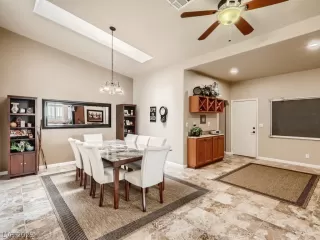 Photo #6: 2376857 Listing