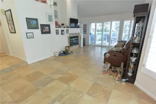 Photo #2: 2376902 Listing