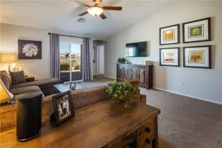 Photo #5: 2376903 Listing 
