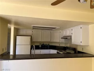 Photo #3: 2376905 Listing 