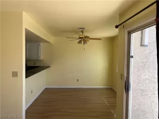 Photo #4: 2376905 Listing 