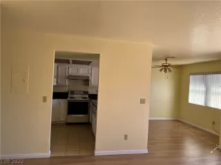 Photo #5: 2376905 Listing 