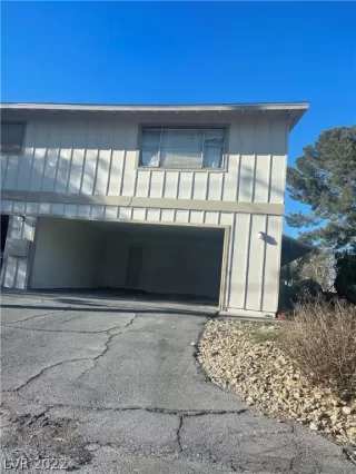 Photo #1: 2376906 Listing