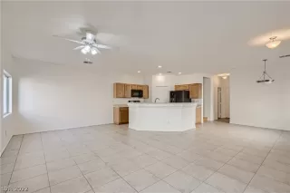 Photo #2: 2376912 Listing