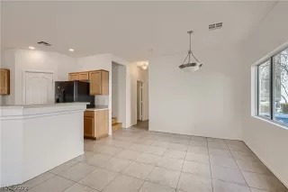 Photo #4: 2376912 Listing