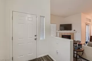 Photo #3: 2376917 Listing