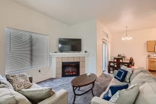 Photo #4: 2376917 Listing