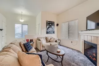 Photo #5: 2376917 Listing