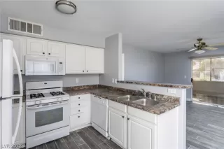 Photo #1: 2376938 Listing