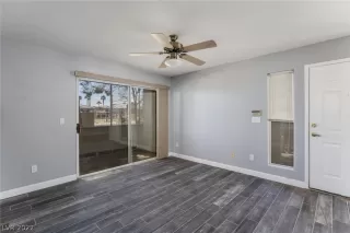 Photo #5: 2376938 Listing