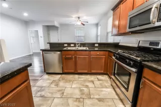 Photo #6: 2376942 Listing 