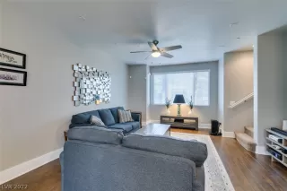 Photo #2: 2376943 Listing