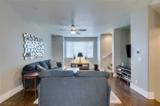 Photo #3: 2376943 Listing