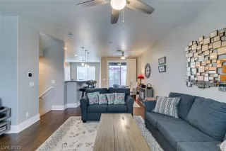 Photo #6: 2376943 Listing