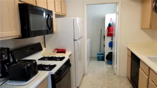 Photo #4: 2376957 Listing 