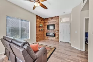 Photo #2: 2376970 Listing