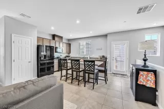 Photo #5: 2377005 Listing