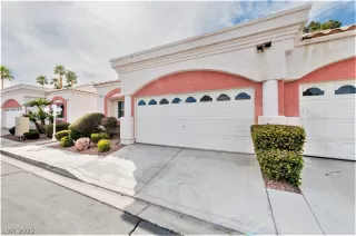 Photo #1: 2377018 Listing