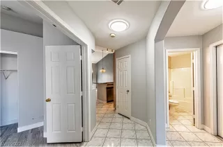 Photo #3: 2377018 Listing