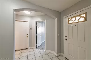 Photo #4: 2377018 Listing