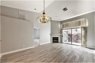 Photo #6: 2377018 Listing