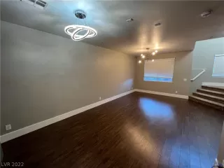 Photo #4: 2377046 Listing 