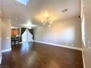 Photo #5: 2377046 Listing 