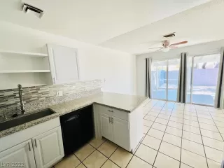 Photo #2: 2377047 Listing